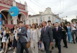 В Калуге прошло шествие выпускников 2025