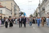 В Калуге прошло шествие выпускников 2025