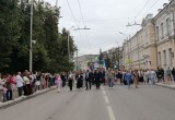 В Калуге прошло шествие выпускников 2025