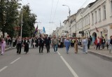 В Калуге прошло шествие выпускников 2025