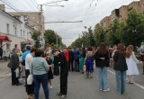 В Калуге прошло шествие выпускников 2025