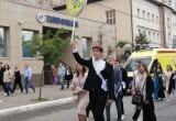 В Калуге прошло шествие выпускников 2025