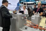 Владислав Шапша работает на промышленной выставке "ИННОПРОМ-2025" в Екатеринбурге