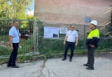 В Калуге начали сносить аварийный дом по улице Болдина