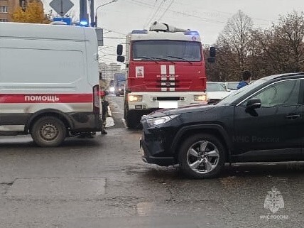 Toyota и Skoda разбились на Правом берегу Toyota и Skoda разбились на Правом берегу