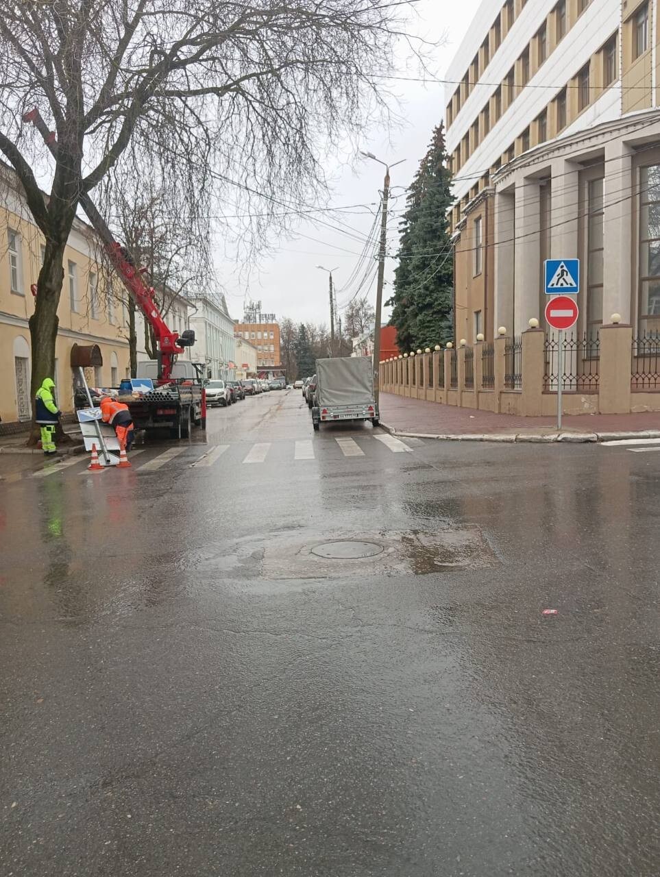 На Кропоткина повесили знаки об одностороннем движении На Кропоткина повесили знаки об одностороннем движении