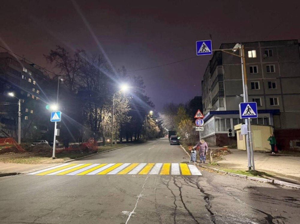 В Калуге новые  В Калуге новые "световые зебры" появились на пути к школам и детсадам