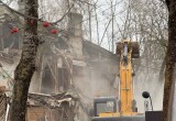 Дом - в историю, отходы - в топливо: в Калуге снесли очередную "заброшку"