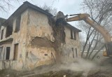 Дом - в историю, отходы - в топливо: в Калуге снесли очередную "заброшку"