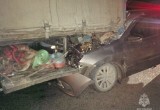 "Гранта" нырнула под грузовик на калужской трассе 