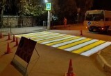 В Калуге по ночам наносят разметку на пешеходных переходах