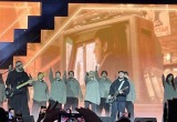 На фестивале "Киномаёвка" представили скульптуру и трибьют-шоу, посвящённые фильмам "Брат" и "Брат-2"