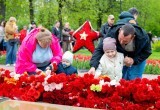 Связь поколений: калужане и гости города почтили память героев 9 мая