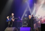 Экс-участник групп Deep Purple и Rainbow Джо Линн Тернер выступил в Калуге на закрытии фестиваля "Мир гитары"