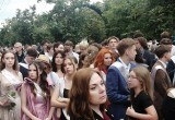 В Калуге прошло шествие выпускников 2026
