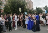 В Калуге прошло шествие выпускников 2026