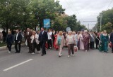 В Калуге прошло шествие выпускников 2026