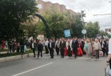 В Калуге прошло шествие выпускников 2026