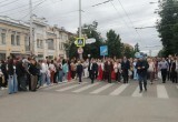 В Калуге прошло шествие выпускников 2026