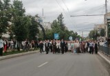 В Калуге прошло шествие выпускников 2026