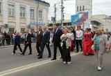 В Калуге прошло шествие выпускников 2026