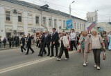 В Калуге прошло шествие выпускников 2026
