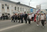 В Калуге прошло шествие выпускников 2026