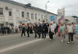 В Калуге прошло шествие выпускников 2026