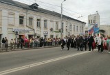 В Калуге прошло шествие выпускников 2026
