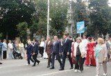 В Калуге прошло шествие выпускников 2026