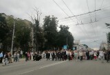 В Калуге прошло шествие выпускников 2026