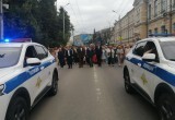 В Калуге прошло шествие выпускников 2026