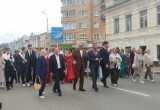 В Калуге прошло шествие выпускников 2026