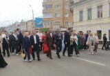В Калуге прошло шествие выпускников 2026