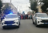 В Калуге прошло шествие выпускников 2026