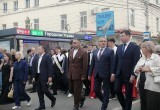 В Калуге прошло шествие выпускников 2026