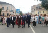 В Калуге прошло шествие выпускников 2026