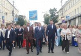 В Калуге прошло шествие выпускников 2026