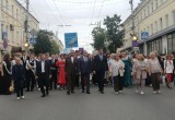 В Калуге прошло шествие выпускников 2026