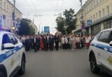 В Калуге прошло шествие выпускников 2026