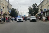 В Калуге прошло шествие выпускников 2026