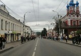 В Калуге прошло шествие выпускников 2026