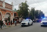 В Калуге прошло шествие выпускников 2026