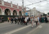 В Калуге прошло шествие выпускников 2026