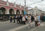 В Калуге прошло шествие выпускников 2026