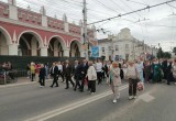 В Калуге прошло шествие выпускников 2026