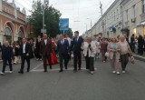 В Калуге прошло шествие выпускников 2026