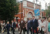 В Калуге прошло шествие выпускников 2026