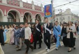 В Калуге прошло шествие выпускников 2026