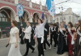 В Калуге прошло шествие выпускников 2026